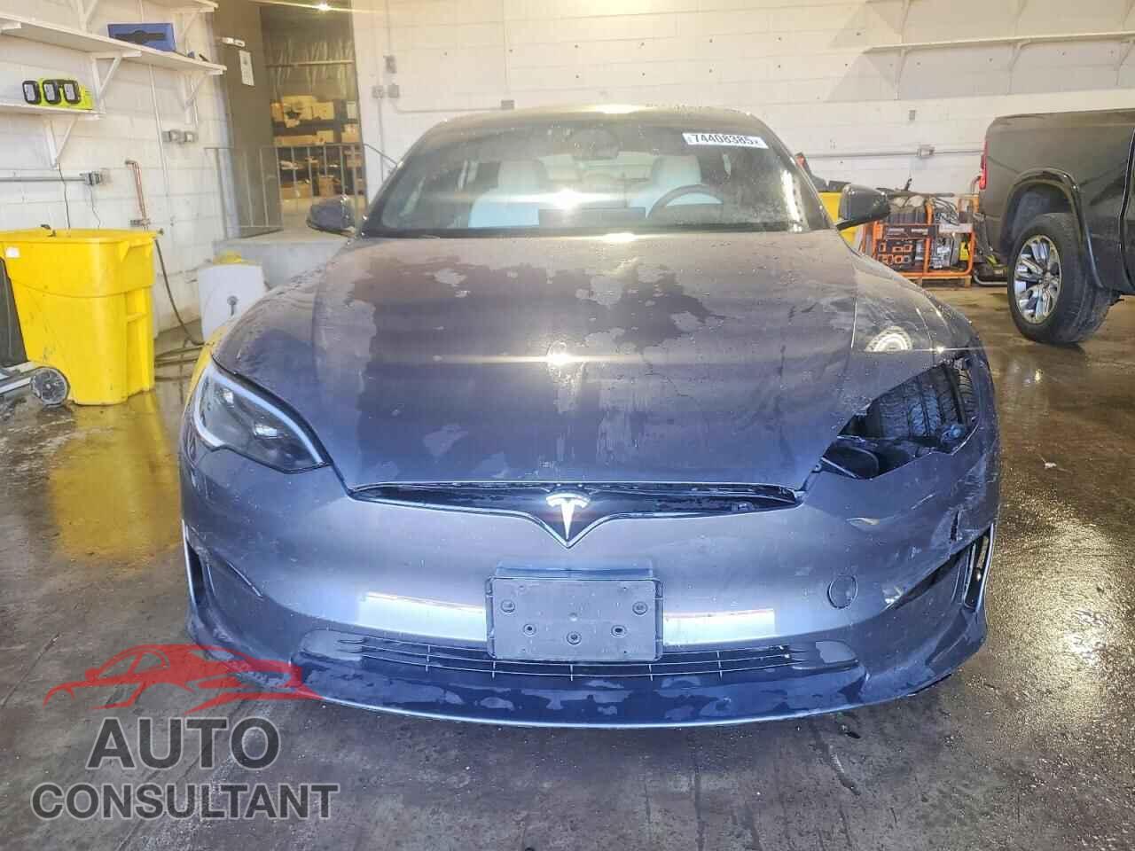 TESLA MODEL S 2023 - 5YJSA1E5XPF523487