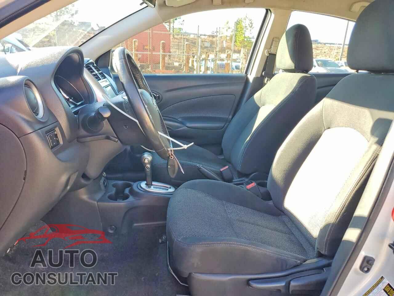 NISSAN VERSA 2019 - 3N1CN7AP3KL823503