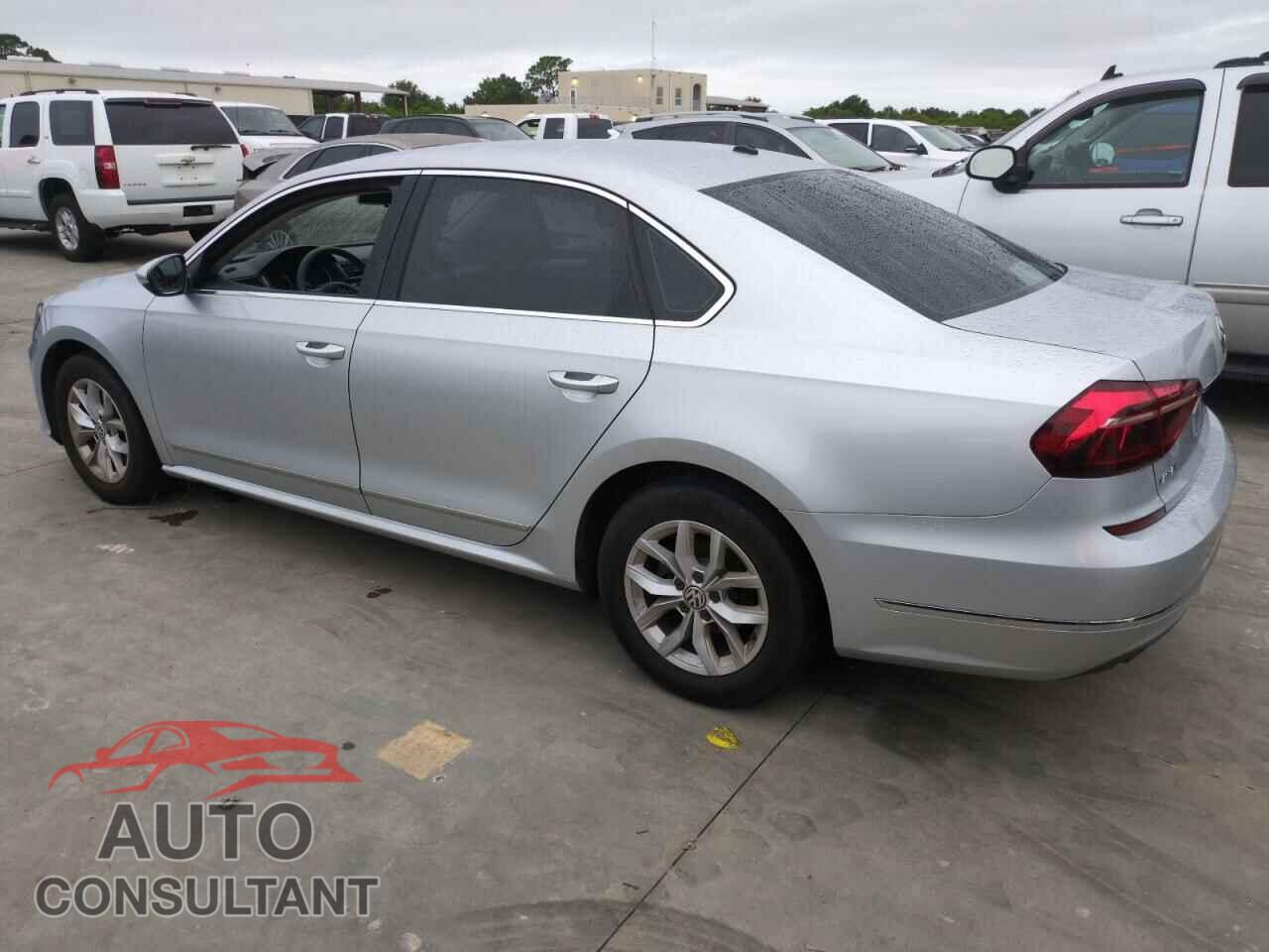 VOLKSWAGEN PASSAT 2017 - 1VWAT7A32HC045767