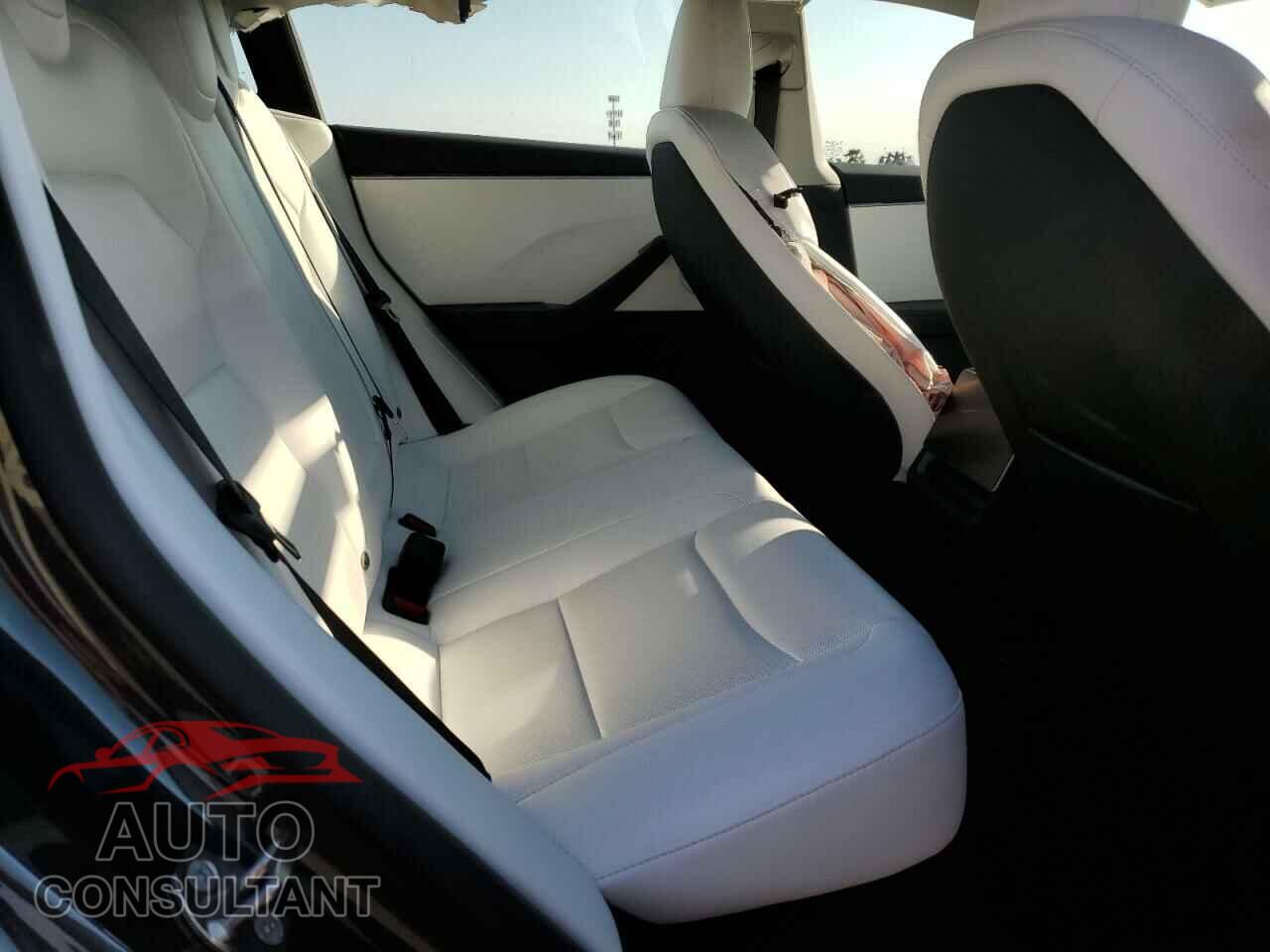 TESLA MODEL 3 2024 - 5YJ3E1EB7RF859907