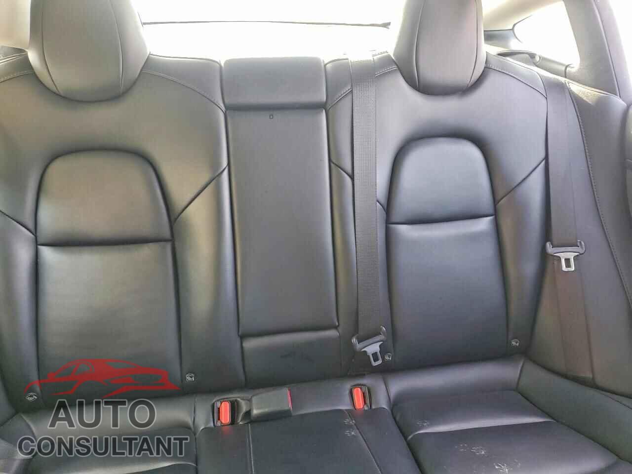 TESLA MODEL 3 2021 - 5YJ3E1EC4MF070146