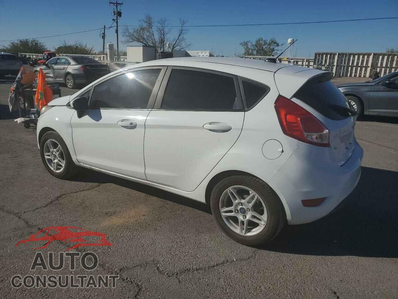 FORD FIESTA 2018 - 3FADP4EJ4JM106915