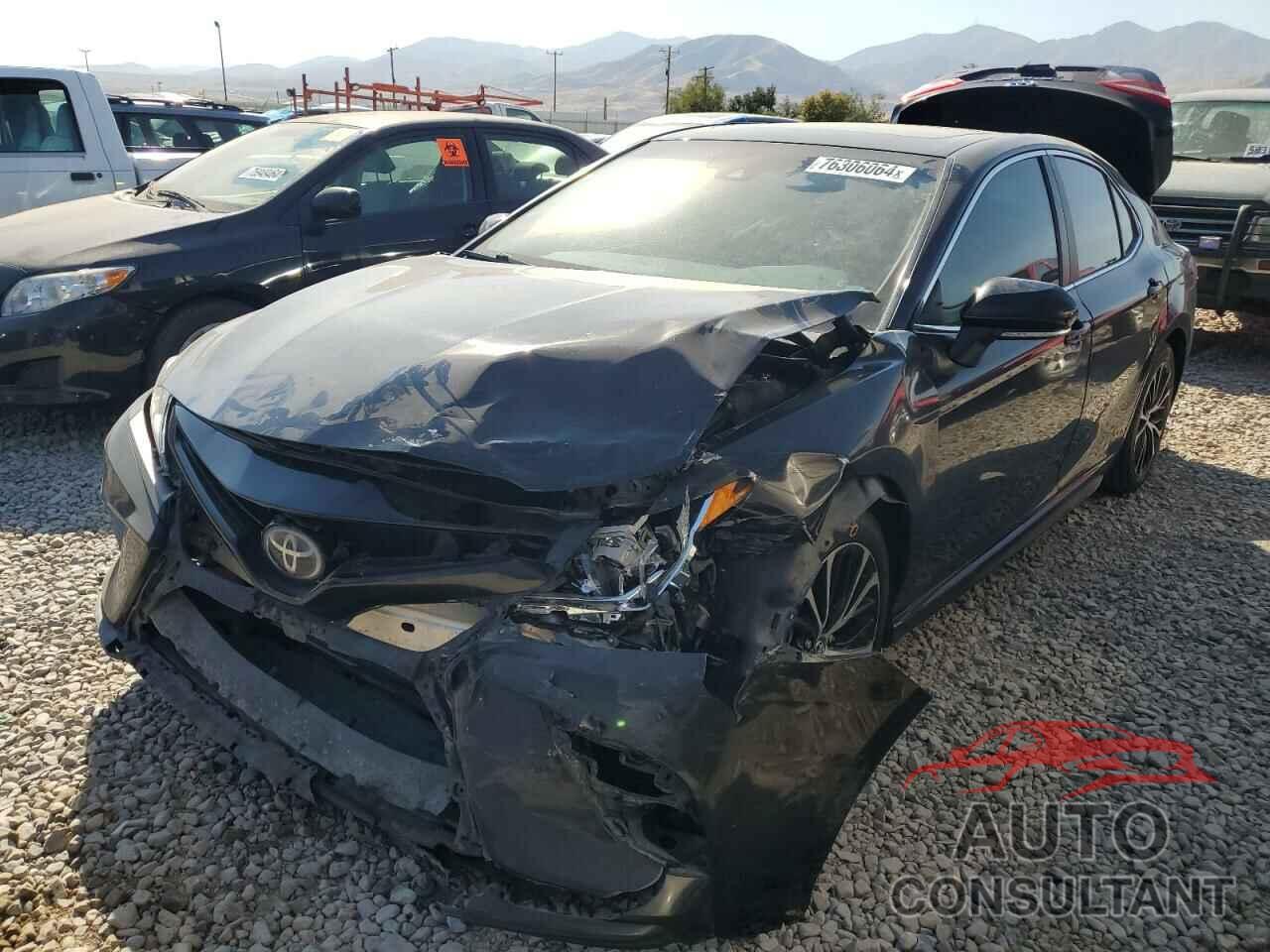 TOYOTA CAMRY 2018 - 4T1B11HKXJU648226