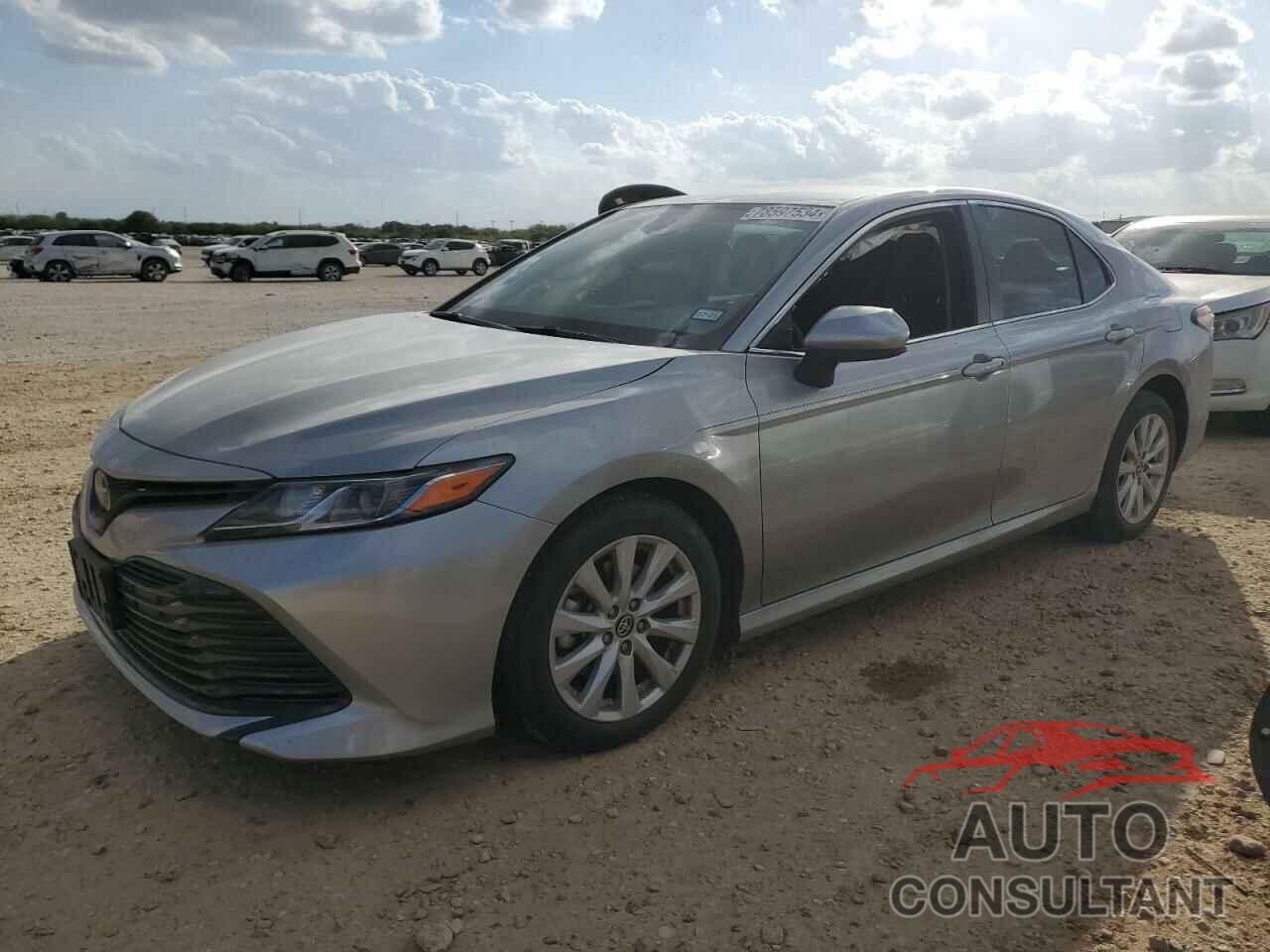 TOYOTA CAMRY 2018 - 4T1B11HK6JU150251