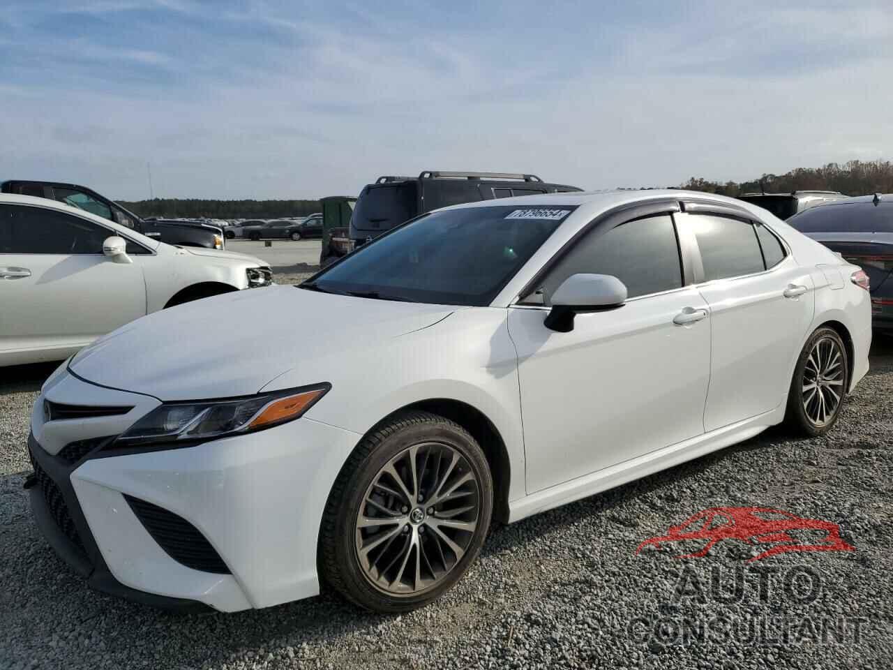 TOYOTA CAMRY 2018 - 4T1B11HK0JU131128
