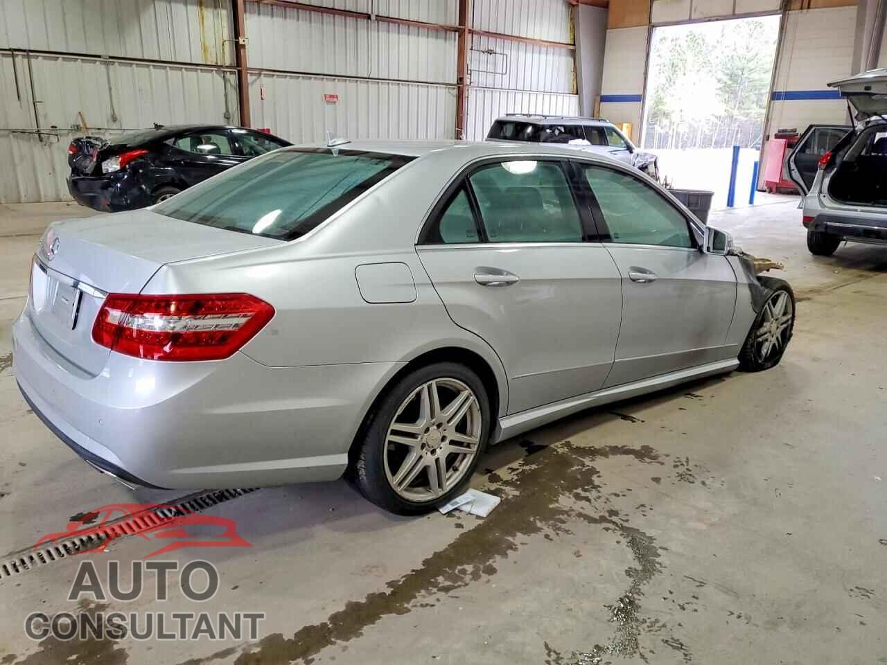 MERCEDES-BENZ E-CLASS 2010 - WDDHF5GB3AA228422