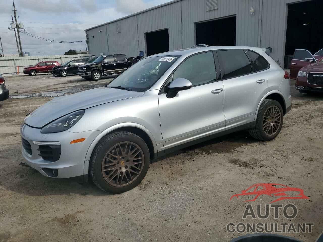 PORSCHE CAYENNE 2017 - WP1AA2A24HKA81905