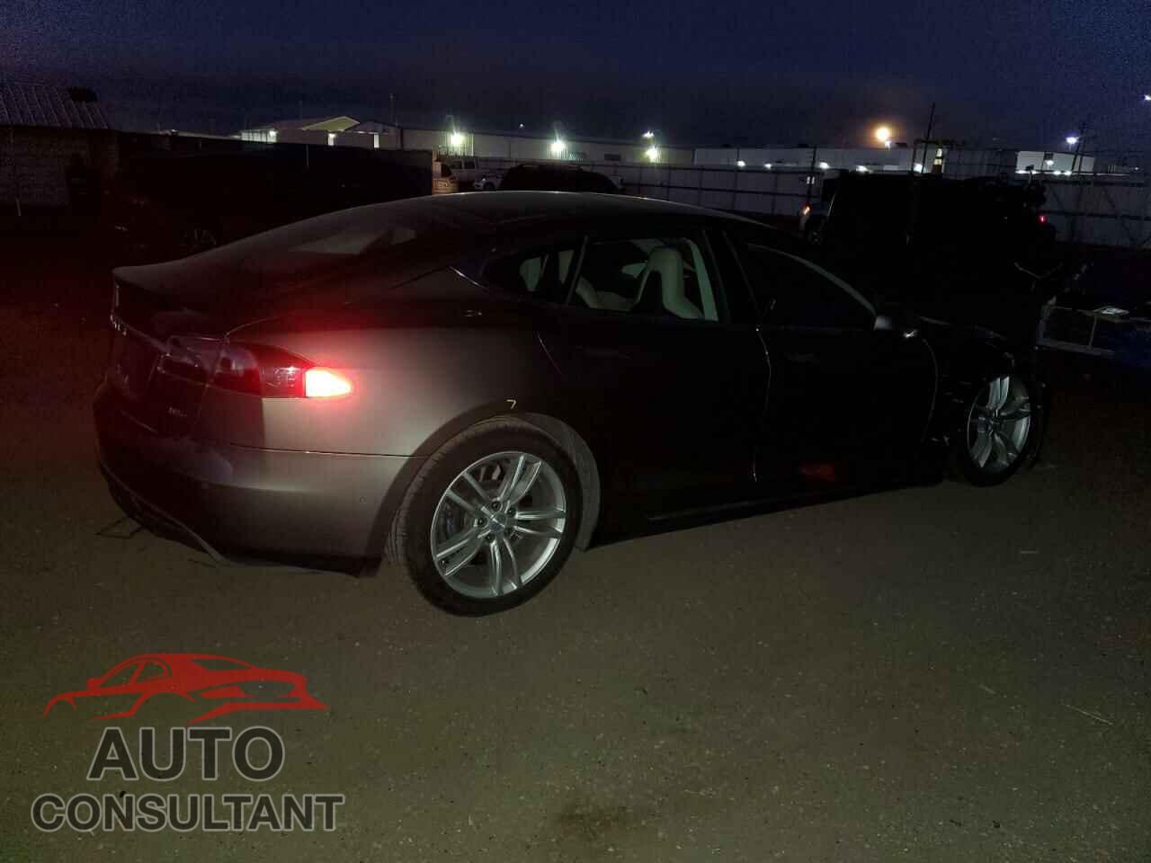 TESLA MODEL S 2015 - 5YJSA1E2XFF102096
