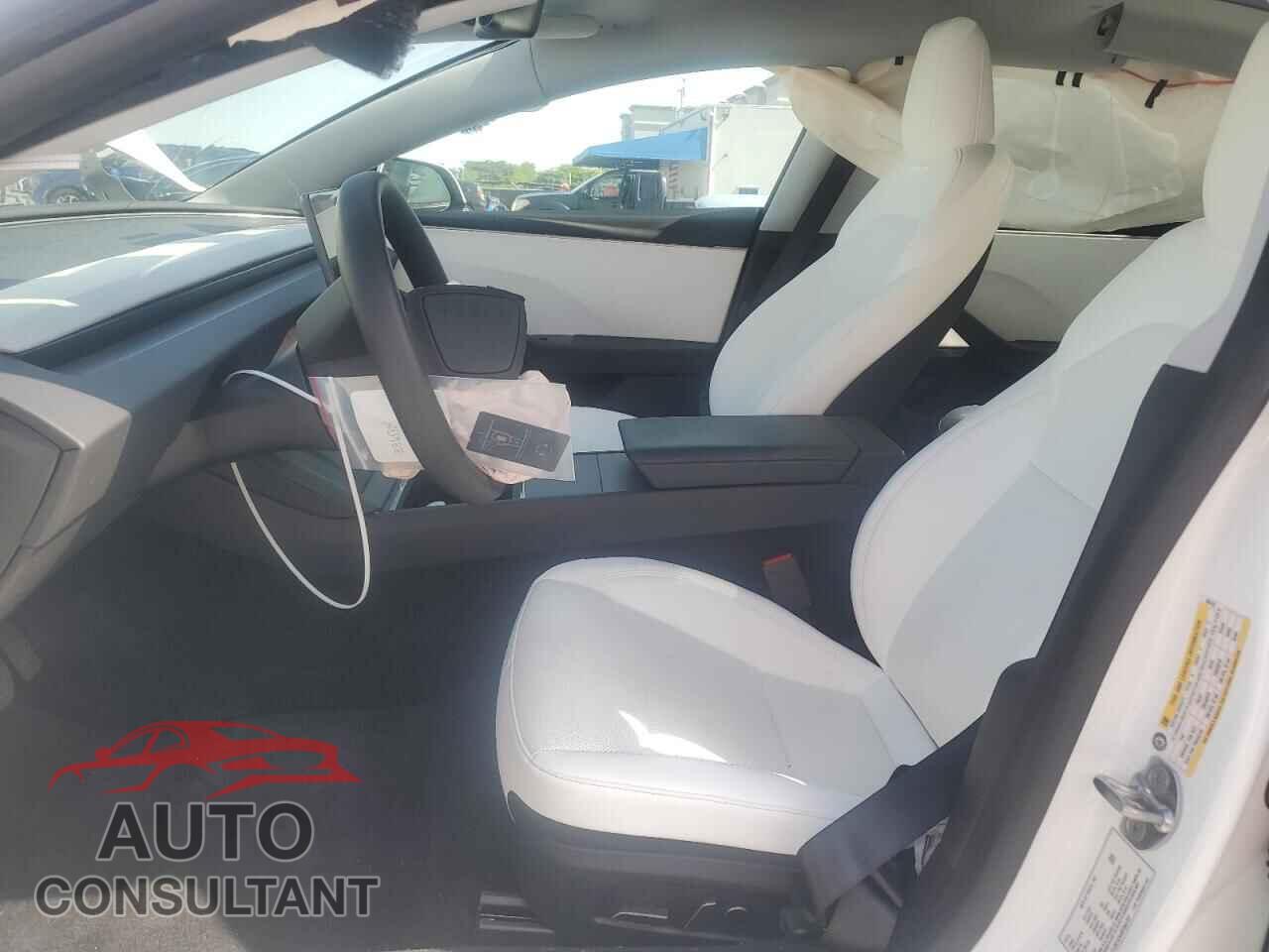 TESLA MODEL 3 2024 - 5YJ3E1EA4RF865767