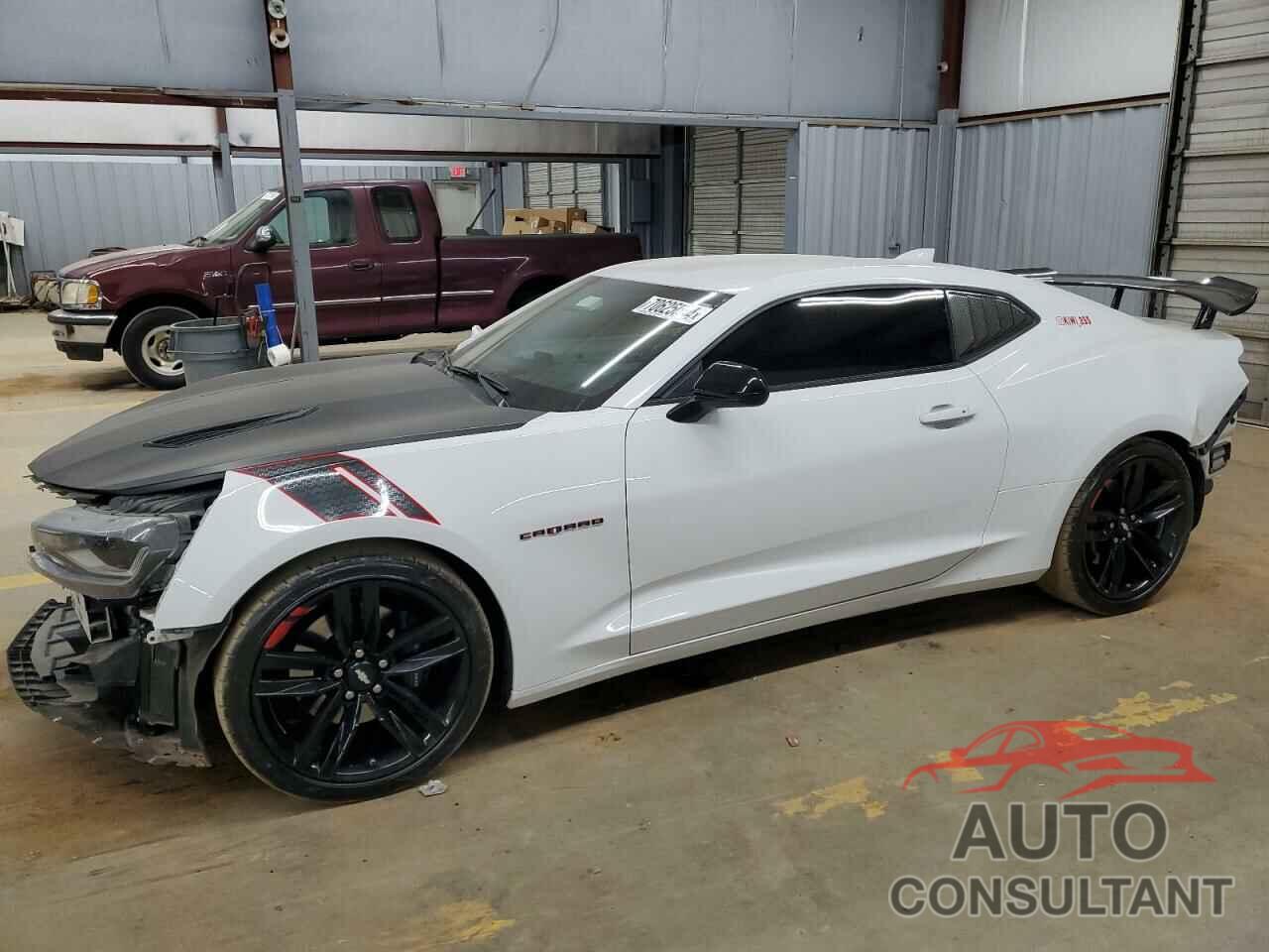 CHEVROLET CAMARO 2018 - 1G1FF1R74J0126547