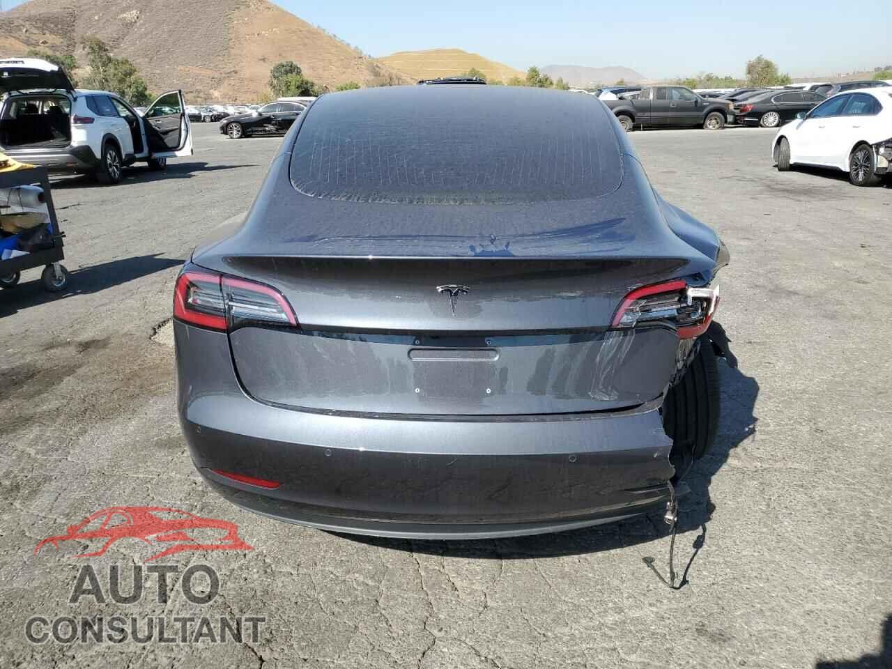 TESLA MODEL 3 2018 - 5YJ3E1EA5JF052829