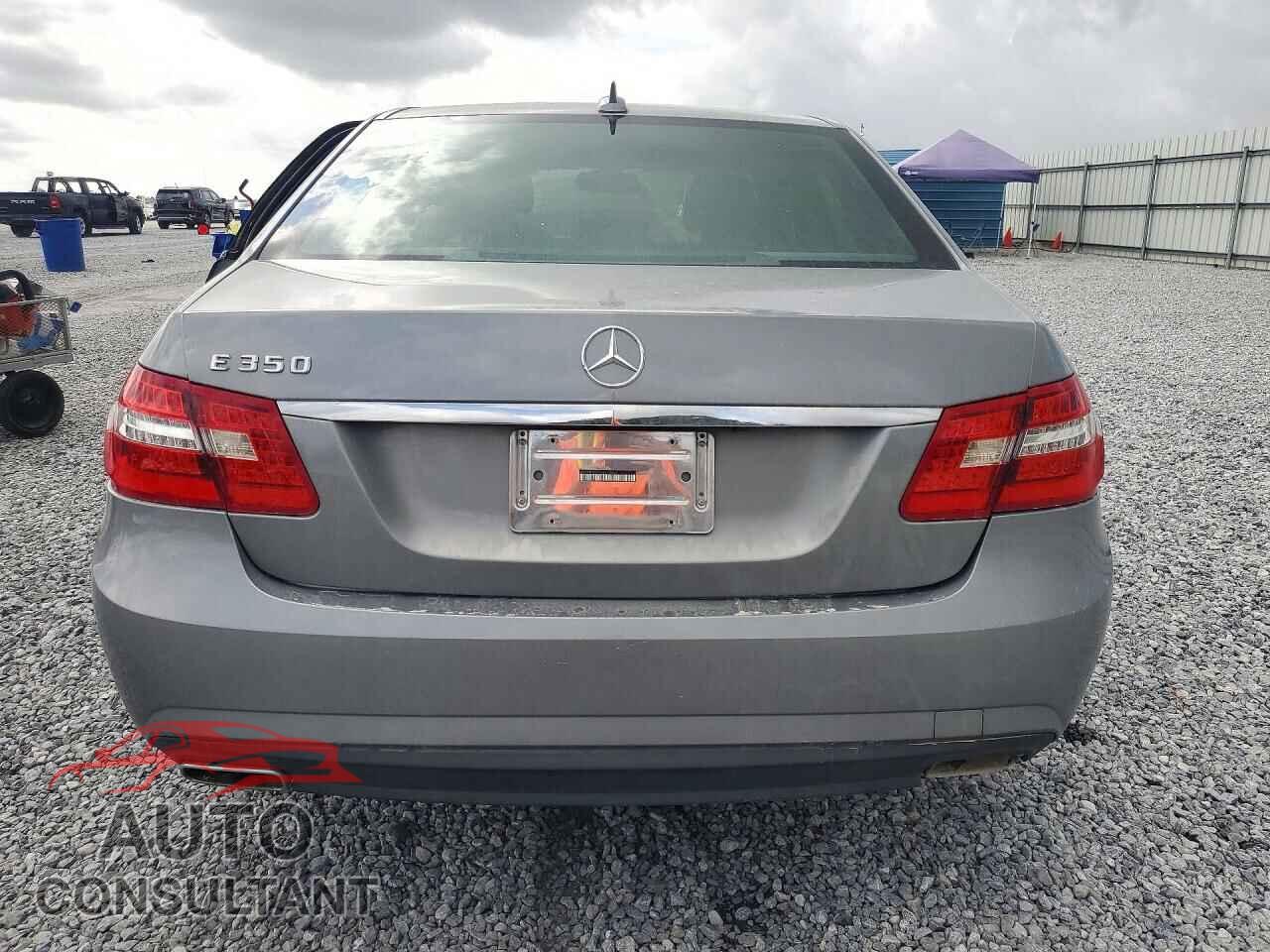 MERCEDES-BENZ E-CLASS 2013 - WDDHF5KB2DA772602