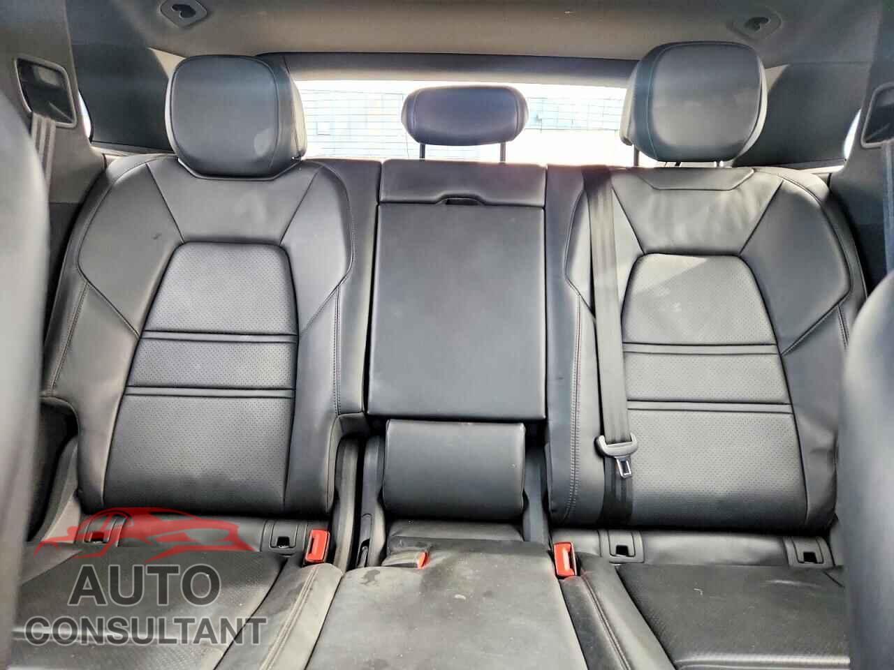 PORSCHE CAYENNE 2019 - WP1AA2AY8KDA07273
