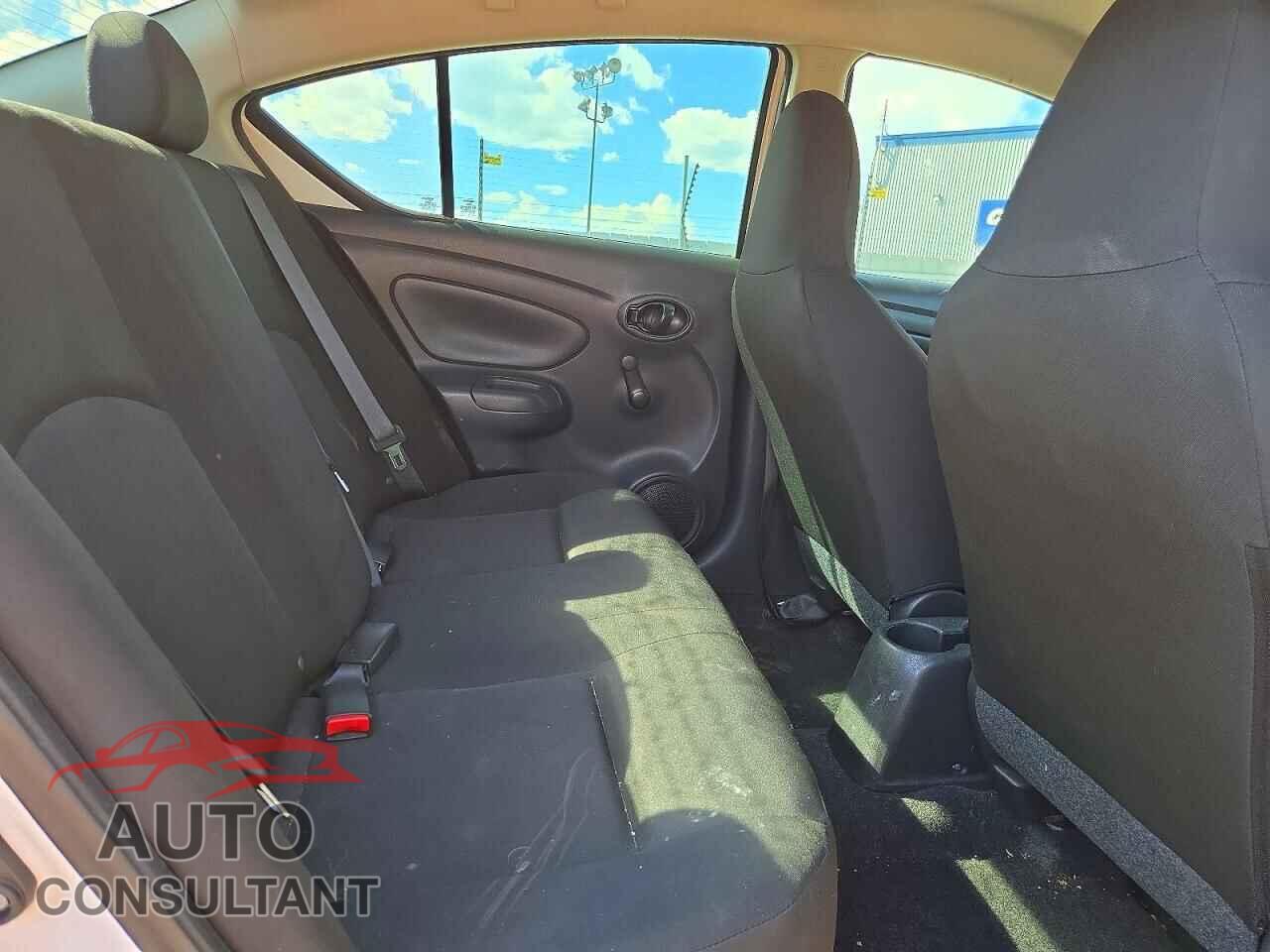 NISSAN VERSA 2017 - 3N1CN7AP3HL857028