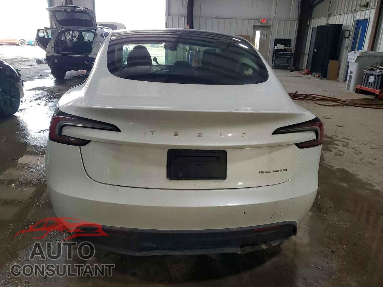 TESLA MODEL 3 2024 - 5YJ3E1EB7RF823165