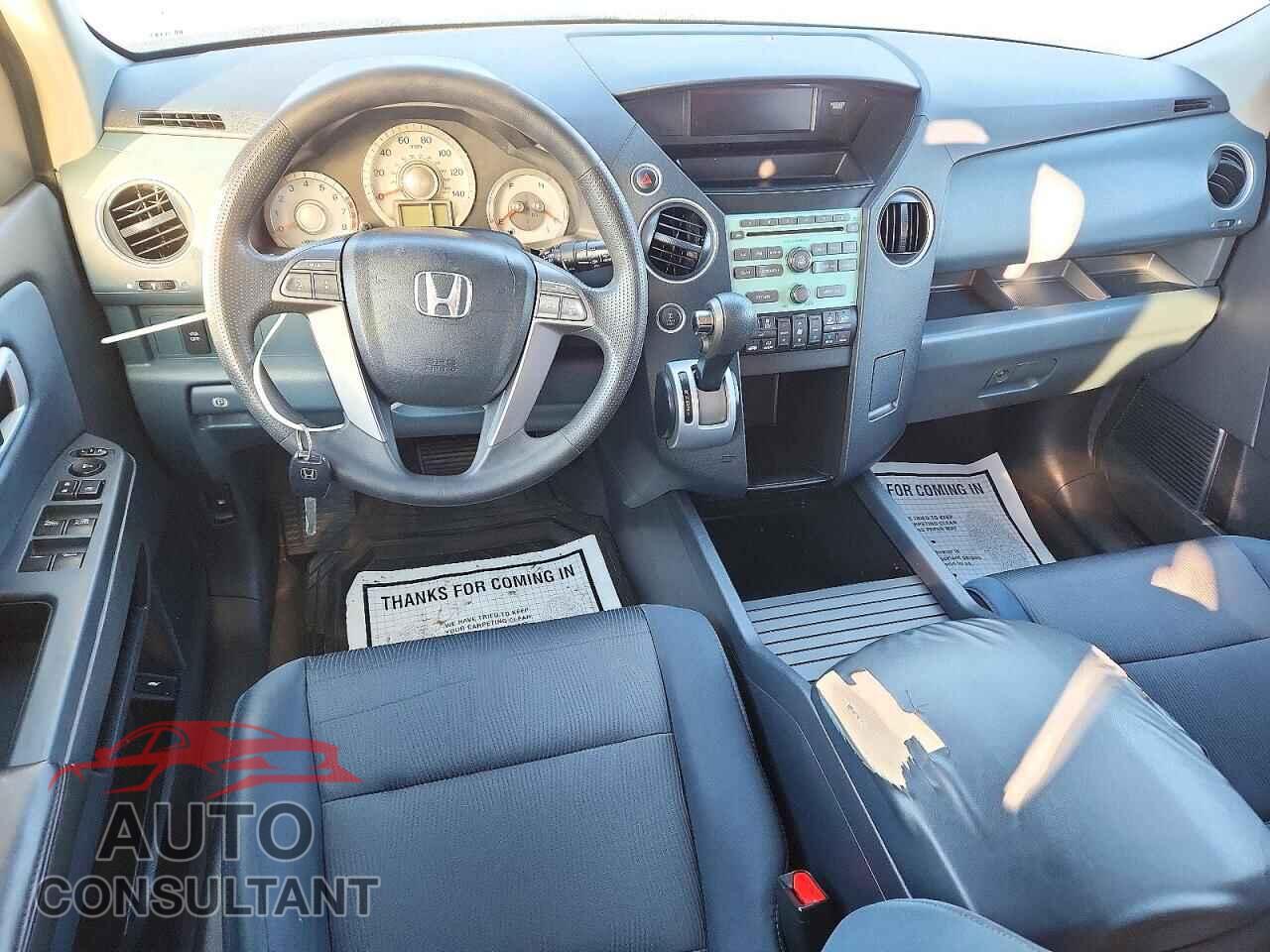 HONDA PILOT 2010 - 5FNYF4H48AB040202