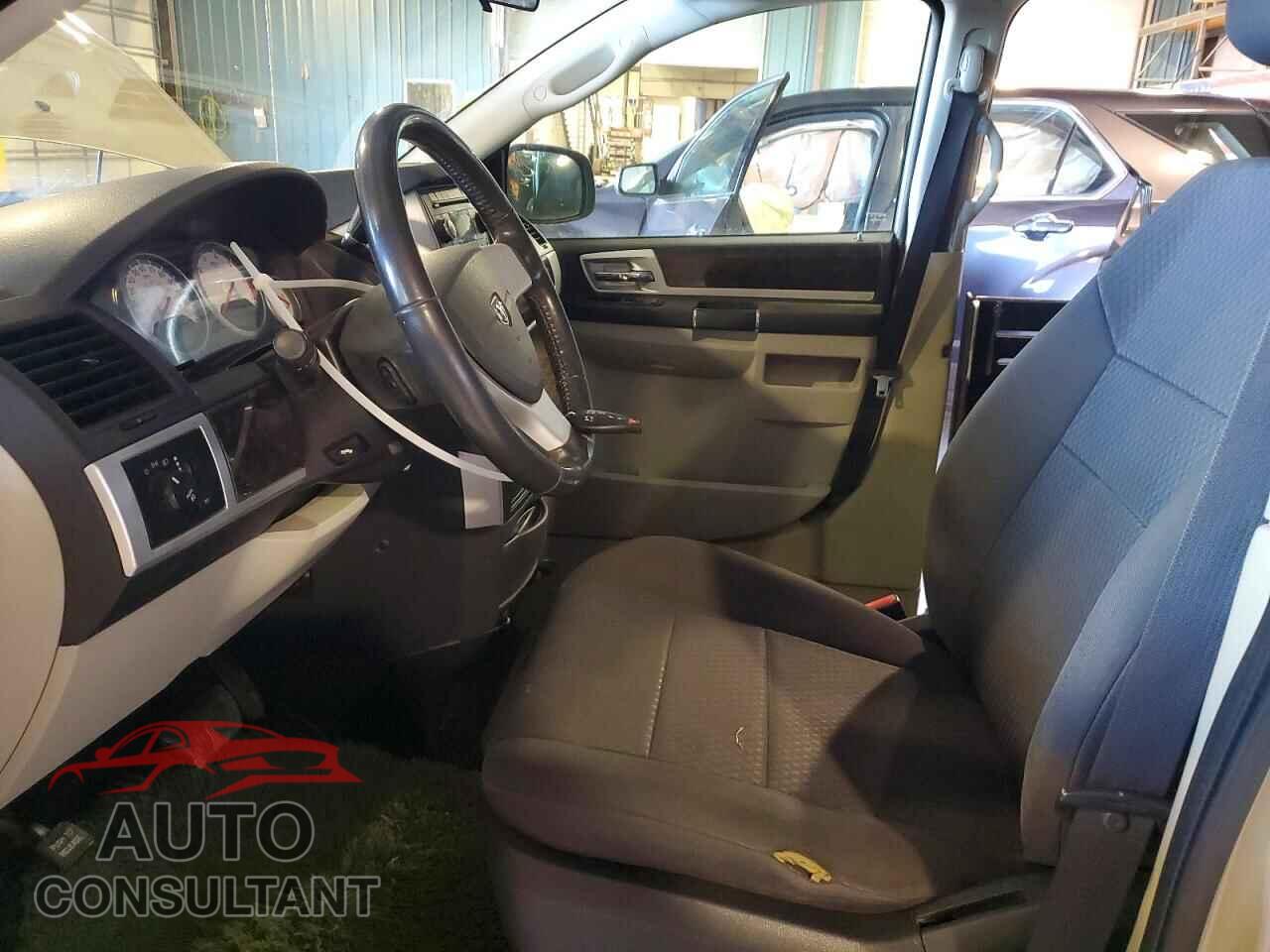 DODGE CARAVAN 2010 - 2D4RN5D15AR481446