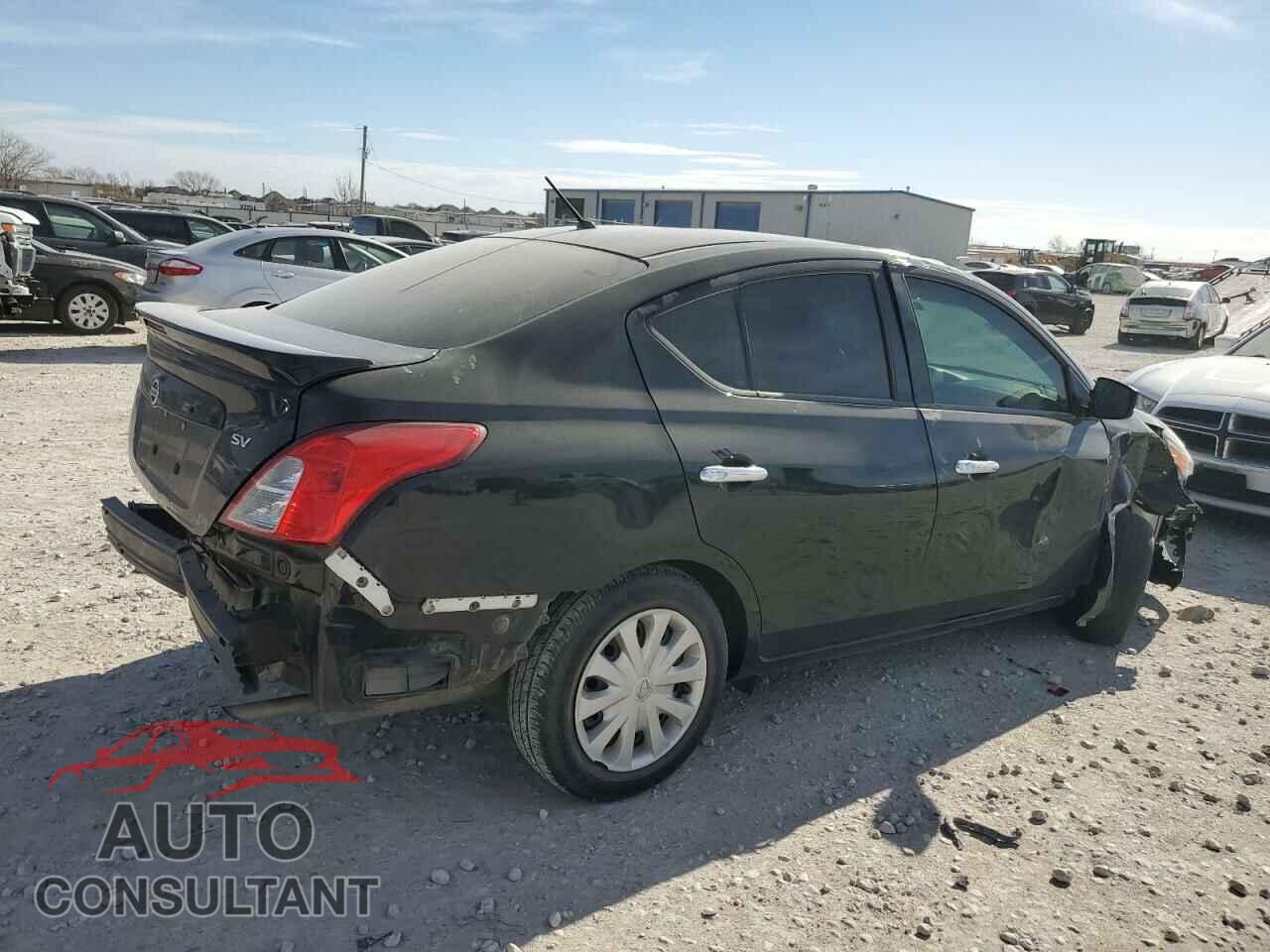 NISSAN VERSA 2017 - 3N1CN7APXHL860296