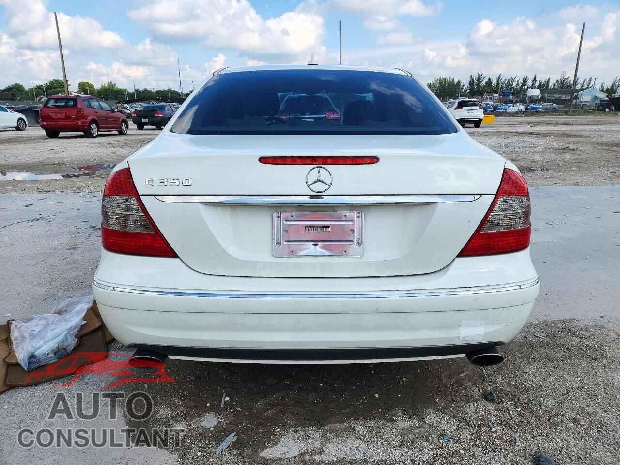 MERCEDES-BENZ E-CLASS 2009 - WDBUF56X59B372015
