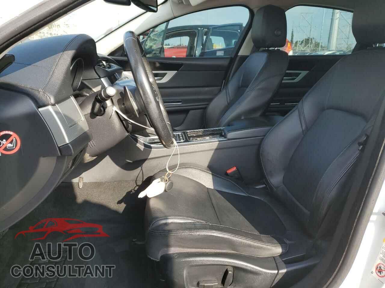 JAGUAR XF 2016 - SAJBD4BV2GCY14433