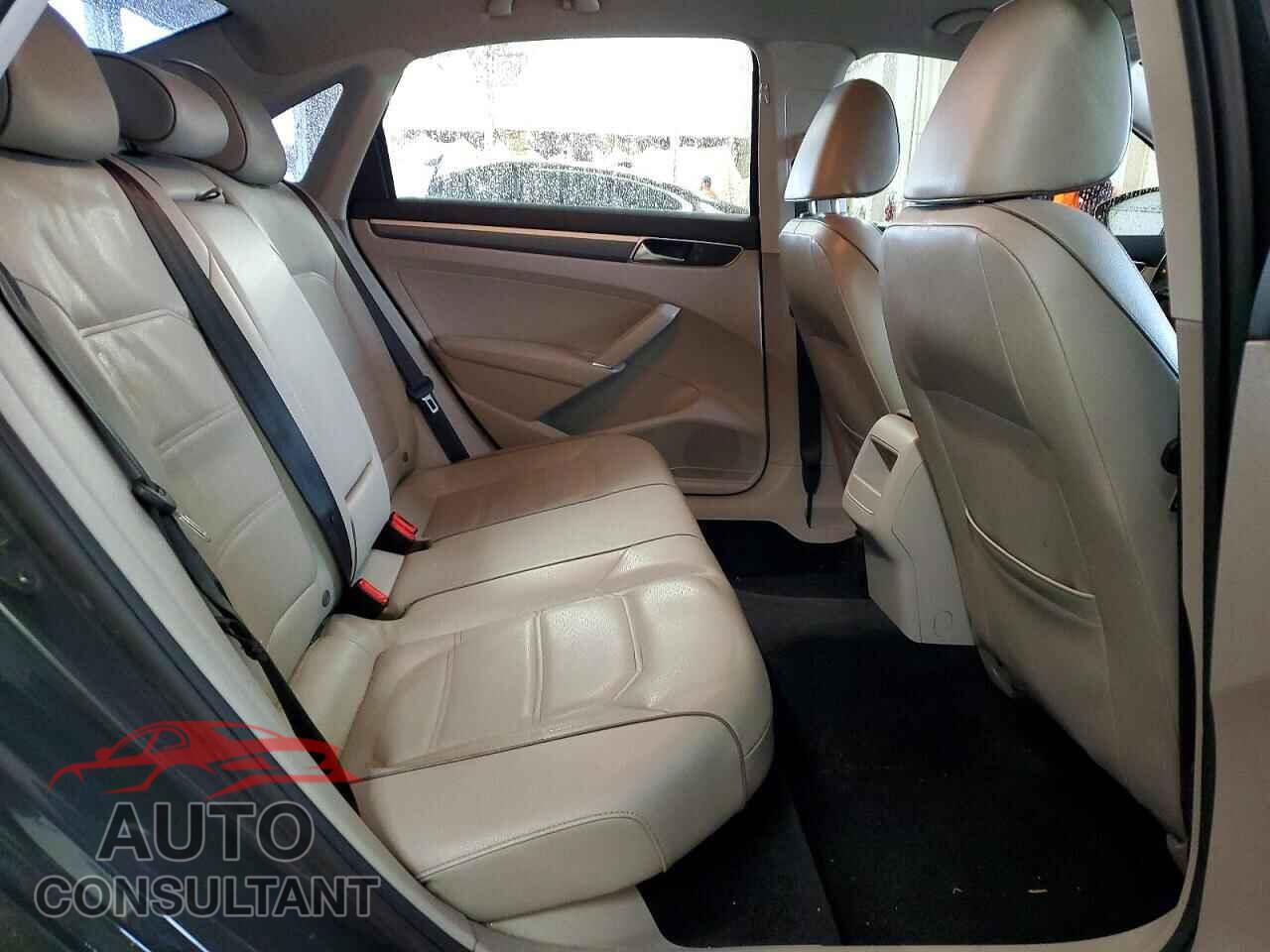 VOLKSWAGEN PASSAT 2017 - 1VWDT7A35HC072085