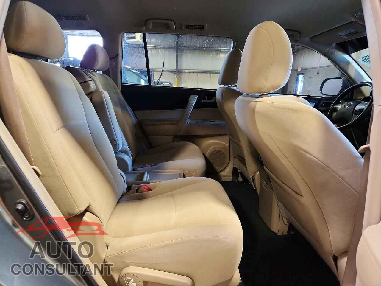 TOYOTA HIGHLANDER 2012 - 5TDBK3EHXCS171200