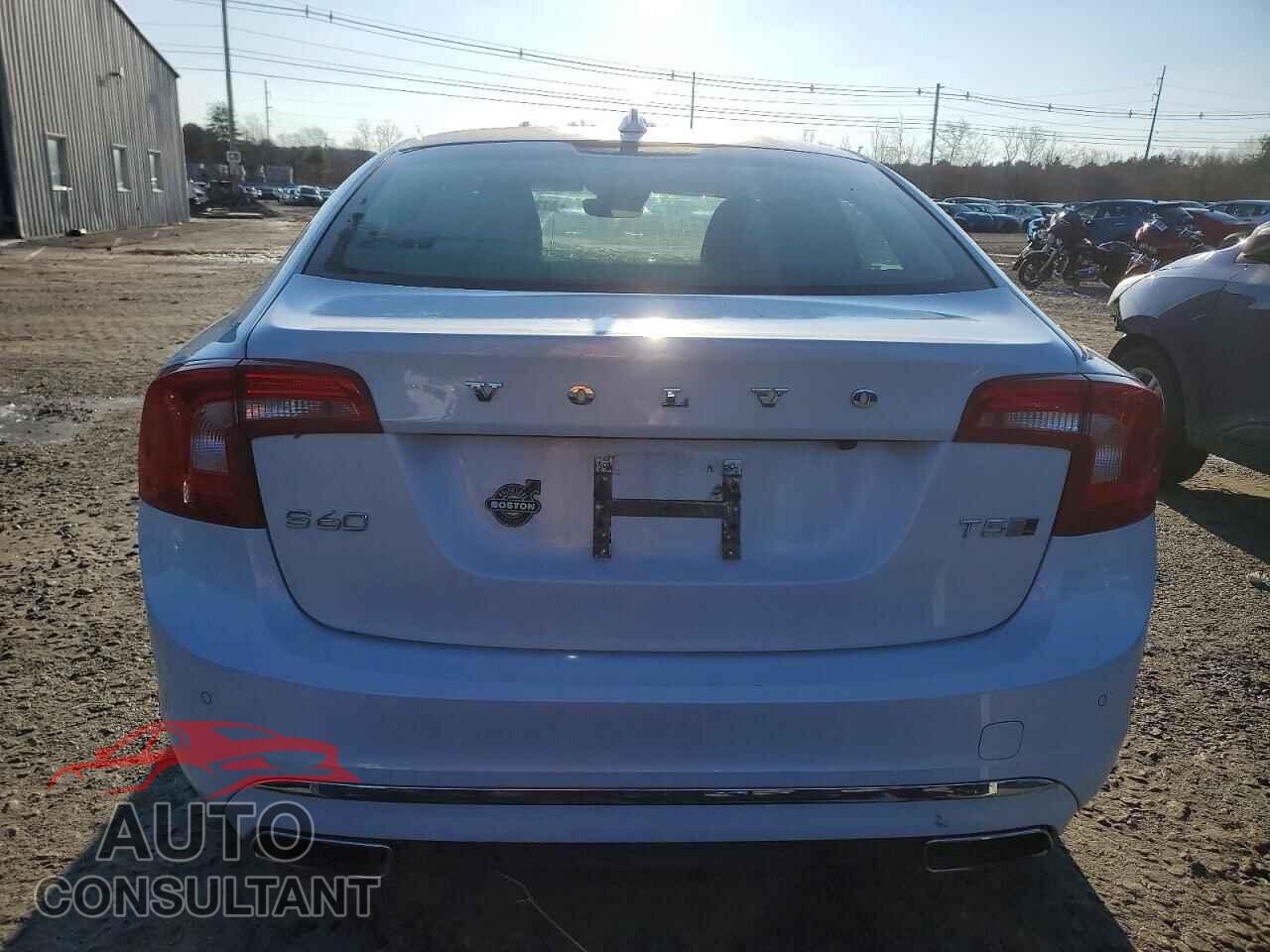 VOLVO S60 2018 - LYV402TK9JB171845