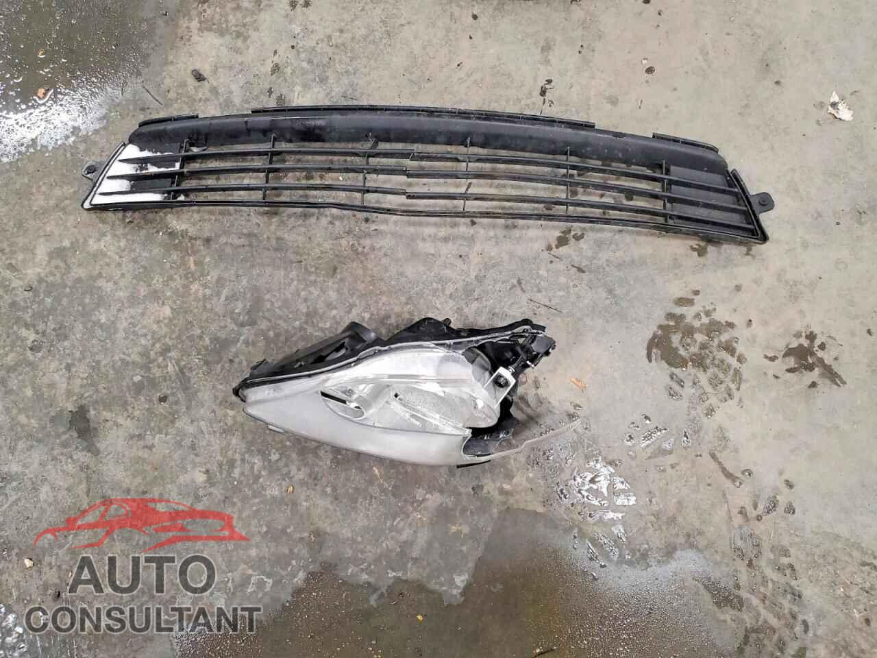 TOYOTA COROLLA 2012 - 2T1BU4EE8CC776458