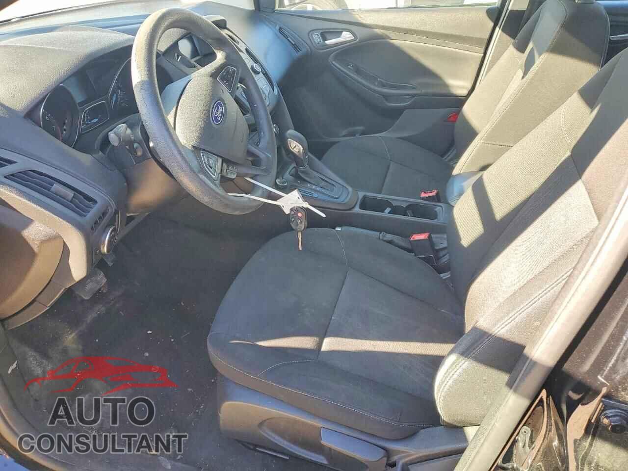 FORD FOCUS 2017 - 1FADP3F20HL217068