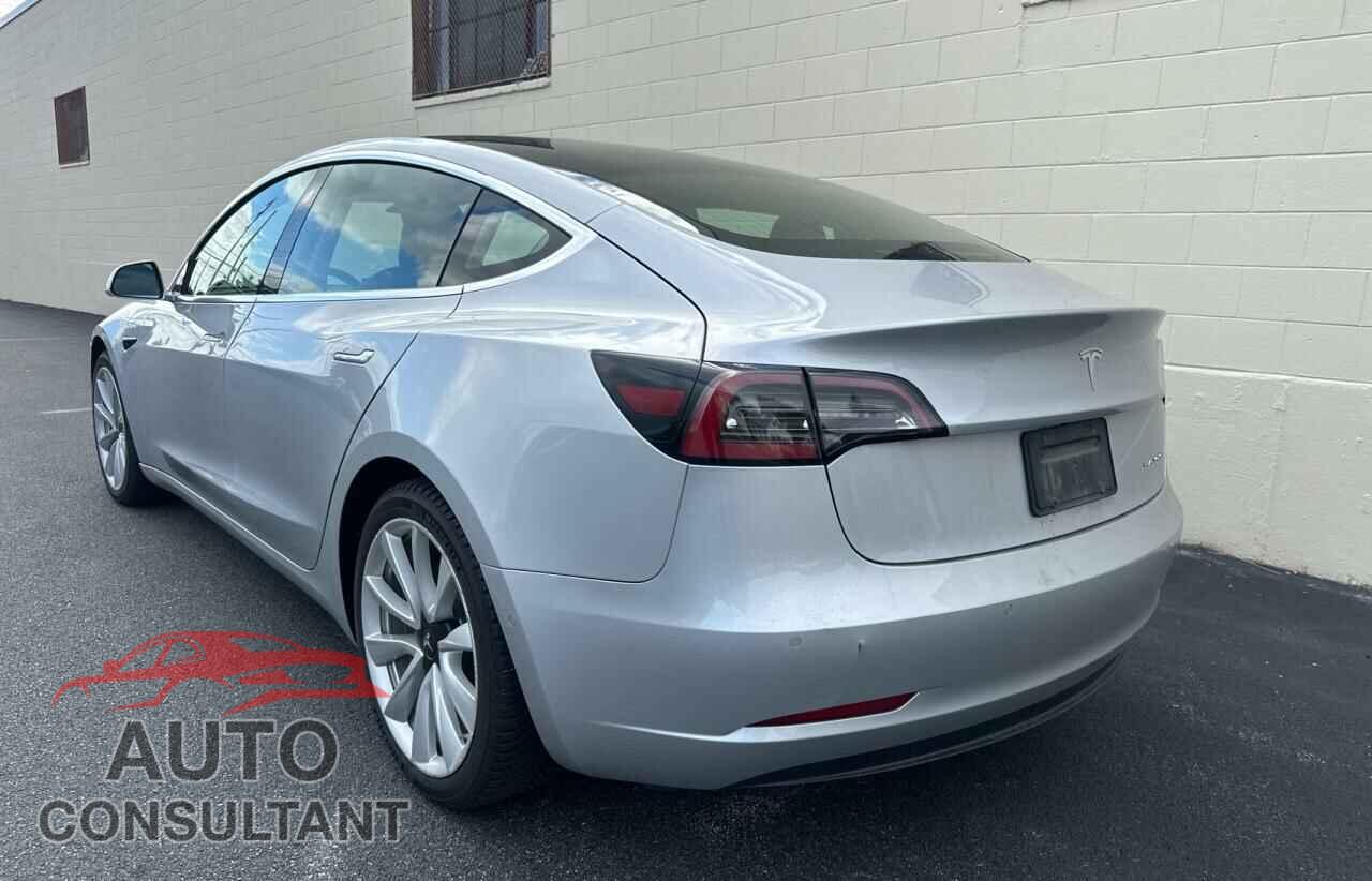 TESLA MODEL 3 2018 - 5YJ3E1EB8JF121473
