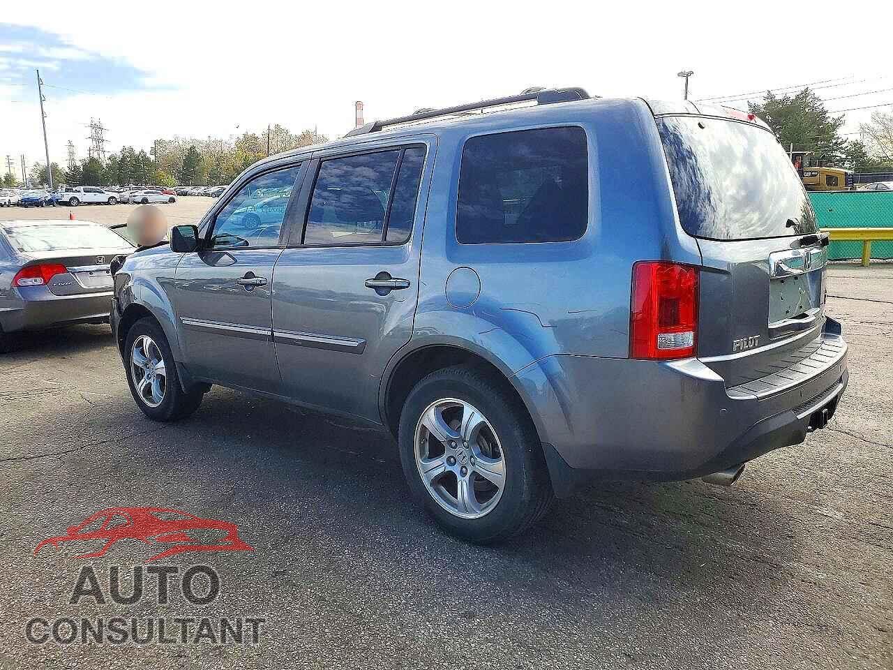 HONDA PILOT 2013 - 5FNYF4H50DB075426
