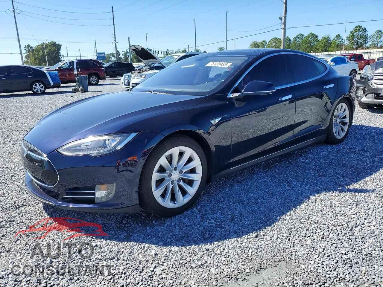 TESLA MODEL S 2013 - 5YJSA1DP2DFP17042