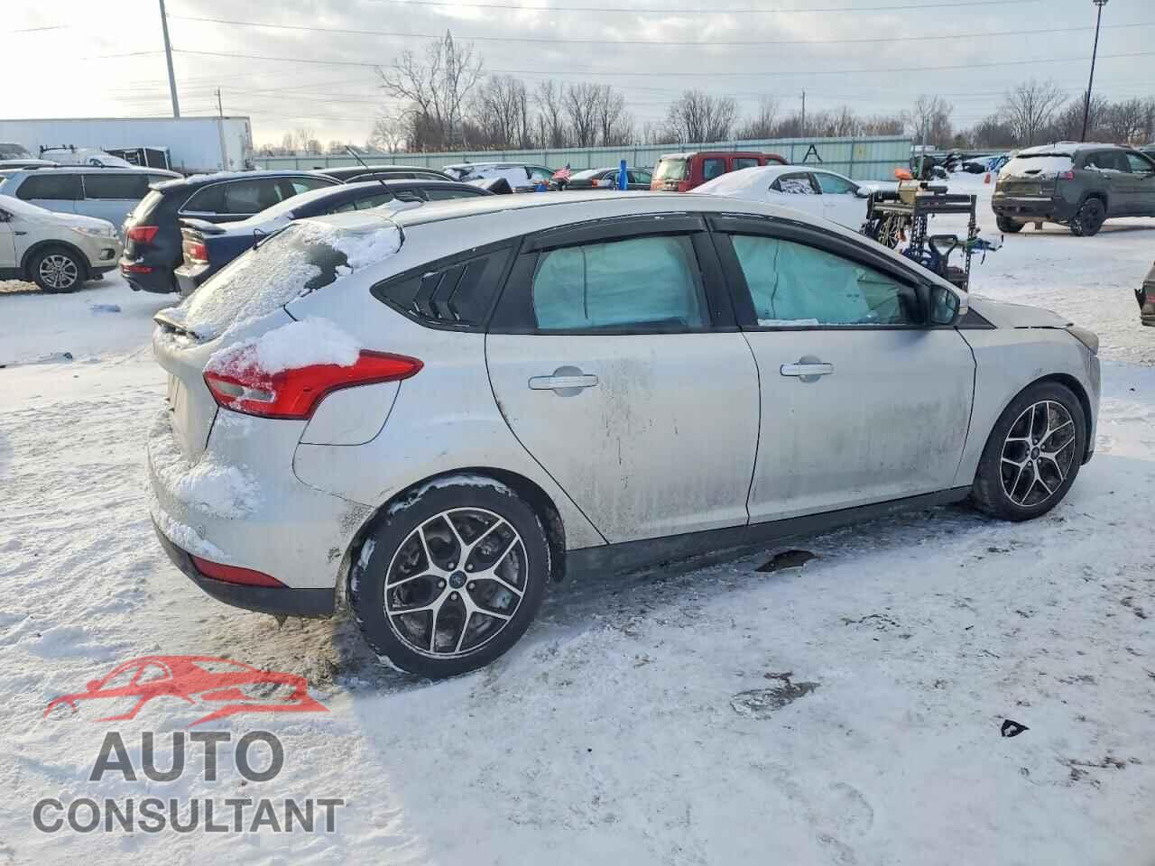 FORD FOCUS 2017 - 1FADP3M29HL311386