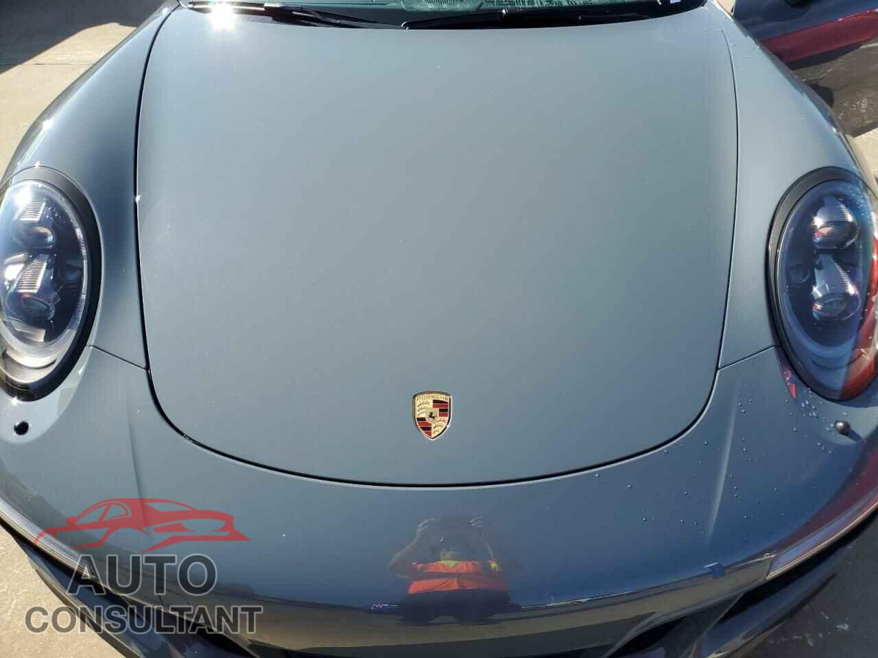 PORSCHE 911 2017 - WP0BB2A93HS136862