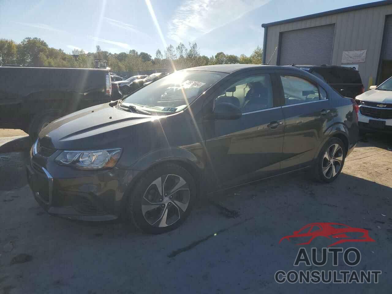 CHEVROLET SONIC 2018 - 1G1JF5SB3J4104662