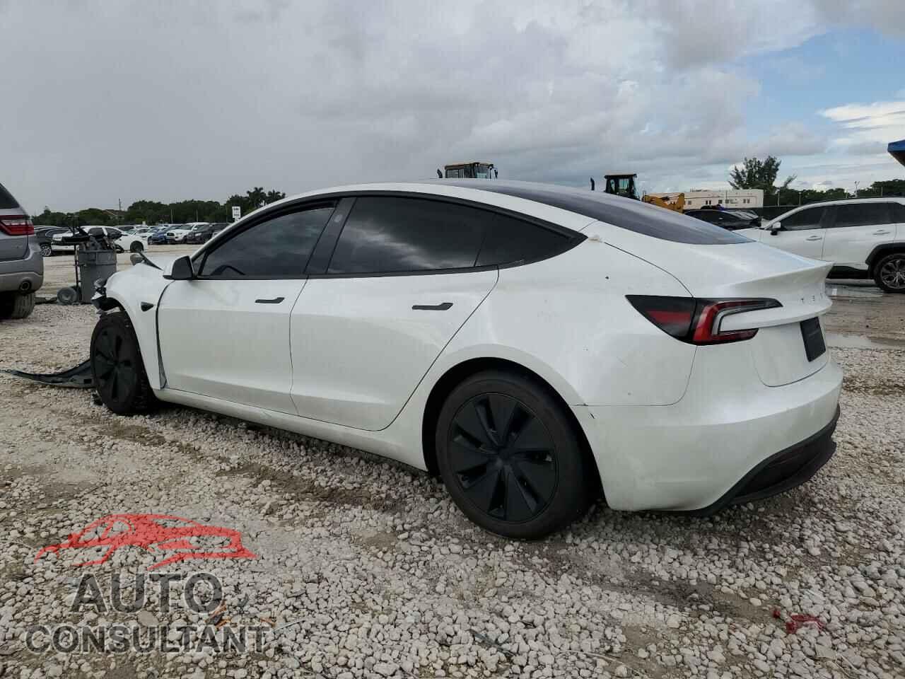 TESLA MODEL 3 2024 - 5YJ3E1EA3RF728612