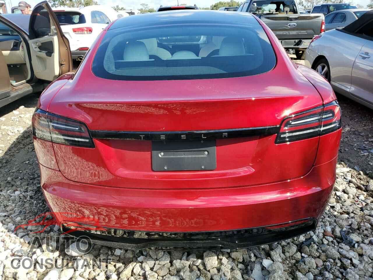 TESLA MODEL S 2023 - 5YJSA1E56PF520196