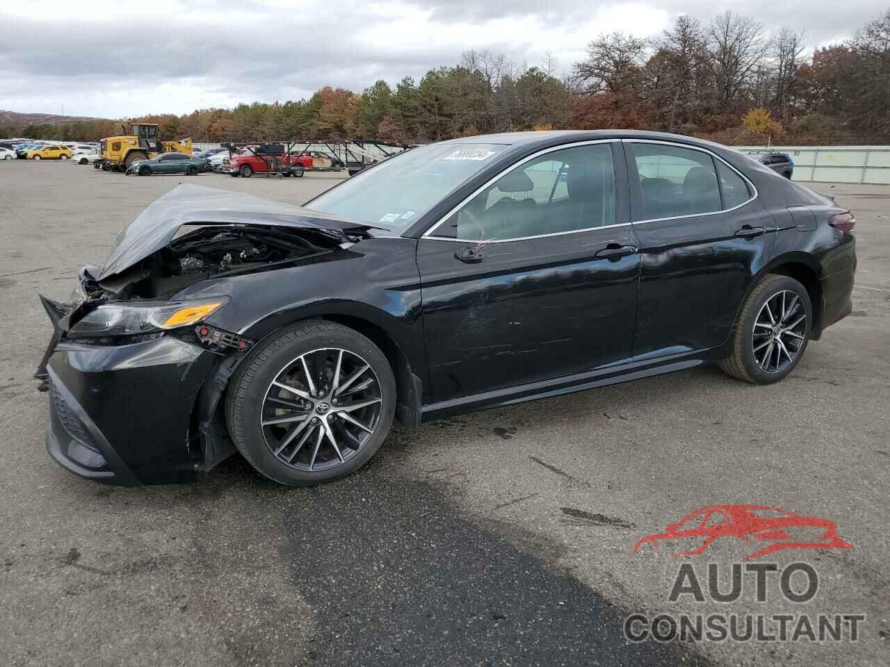 TOYOTA CAMRY 2022 - 4T1G11BK5NU050095