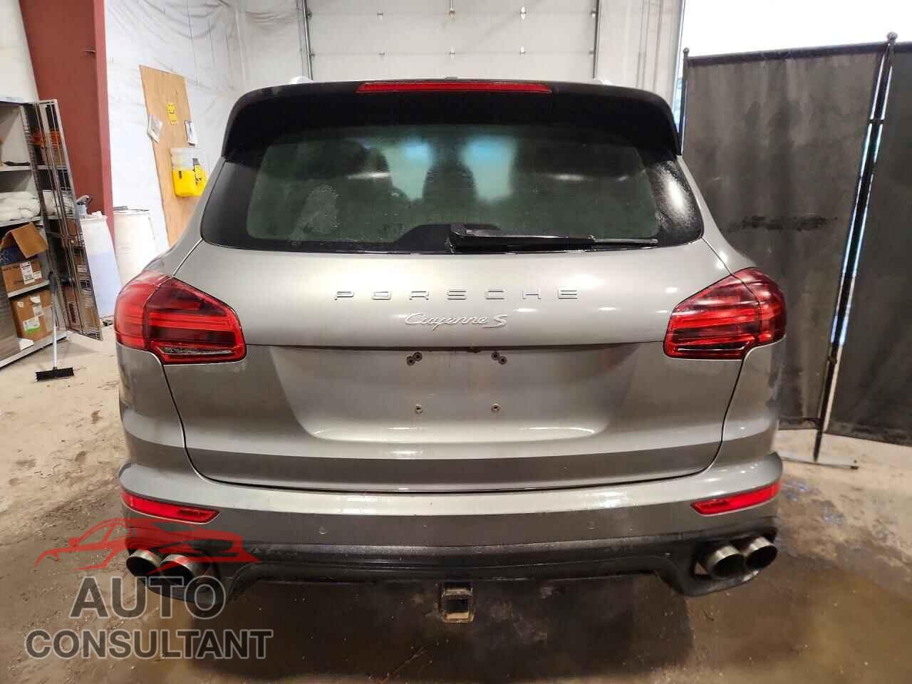 PORSCHE CAYENNE 2016 - WP1AB2A2XGLA93658