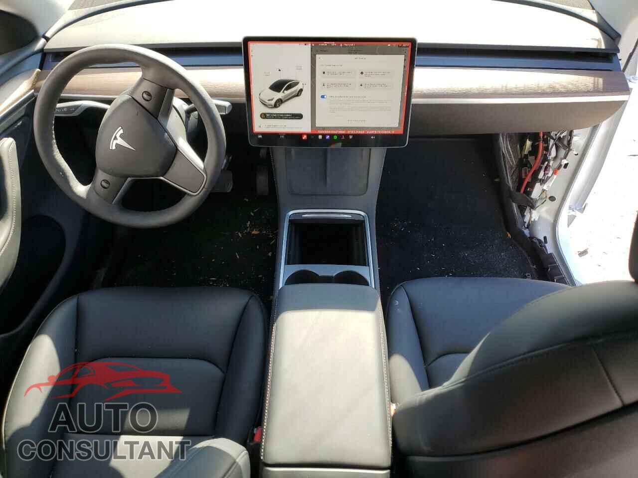 TESLA MODEL Y 2024 - 7SAYGDEE2RA270940