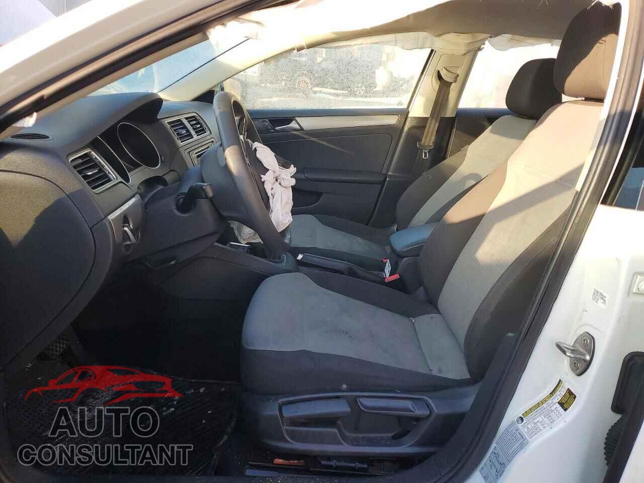 VOLKSWAGEN JETTA 2017 - 3VW2B7AJ2HM407066