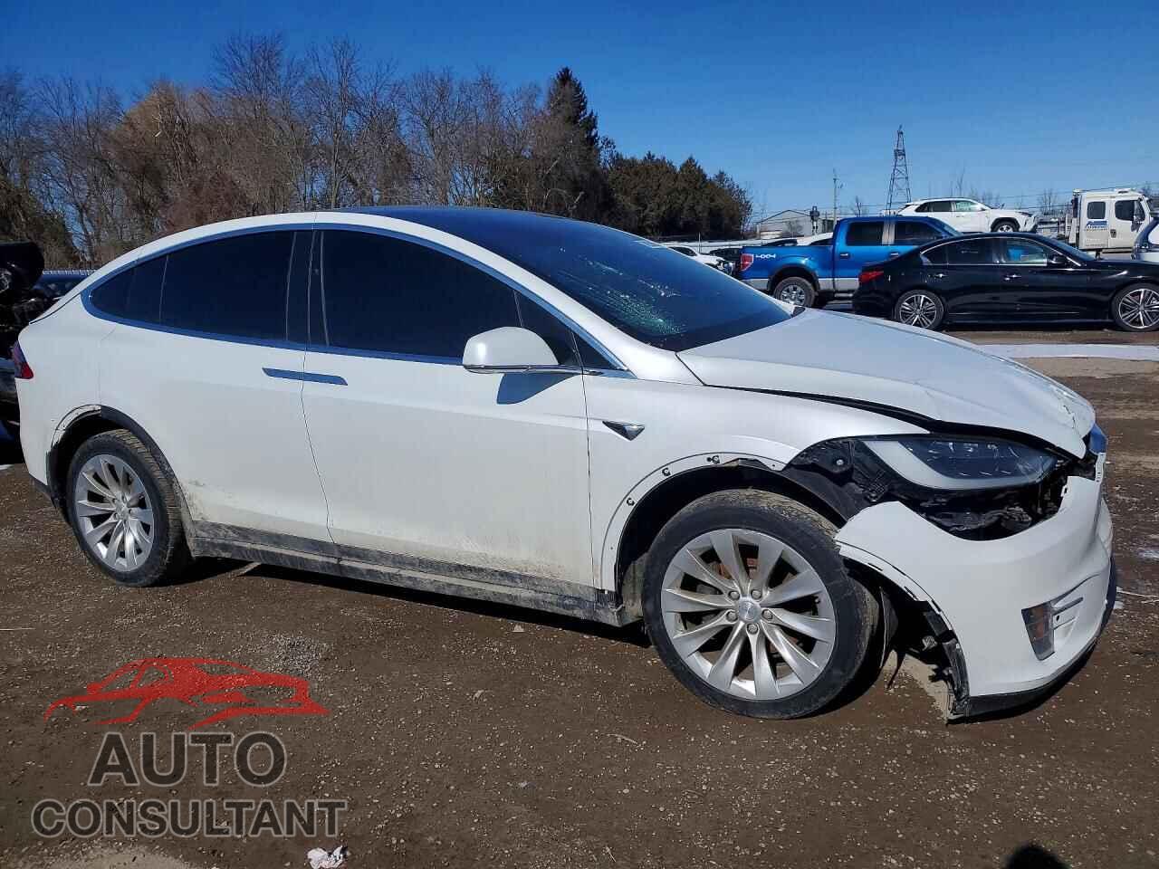 TESLA MODEL X 2018 - 5YJXCDE27JF105273