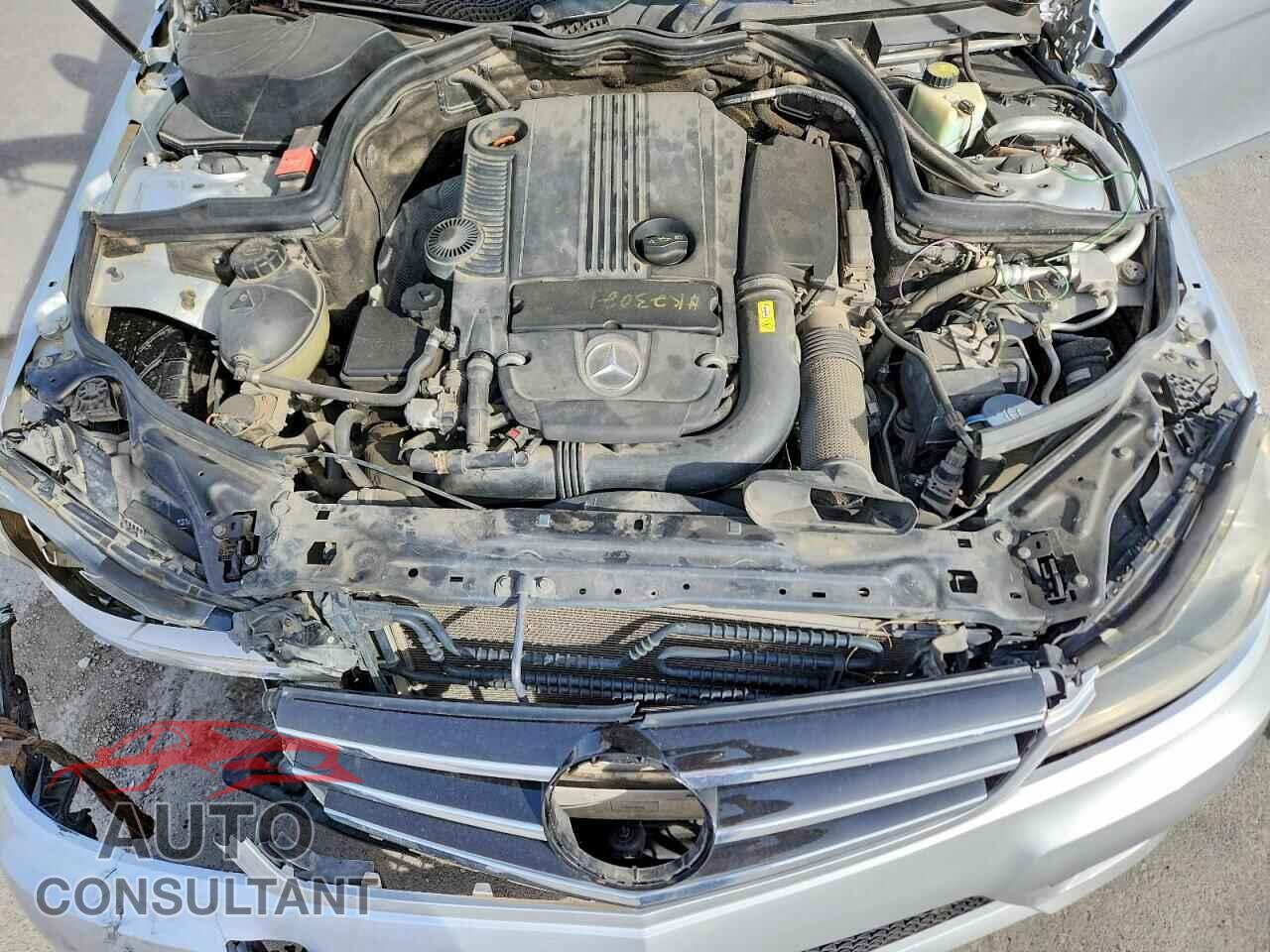 MERCEDES-BENZ C-CLASS 2012 - WDDGF4HB0CA621169