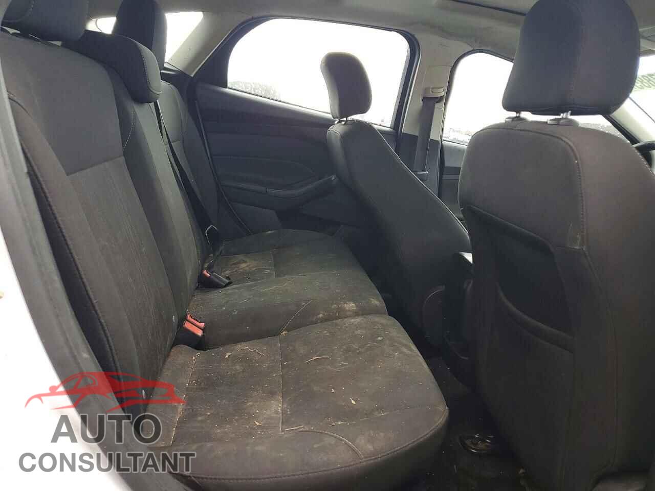 FORD FOCUS 2016 - 1FADP3K27GL270600