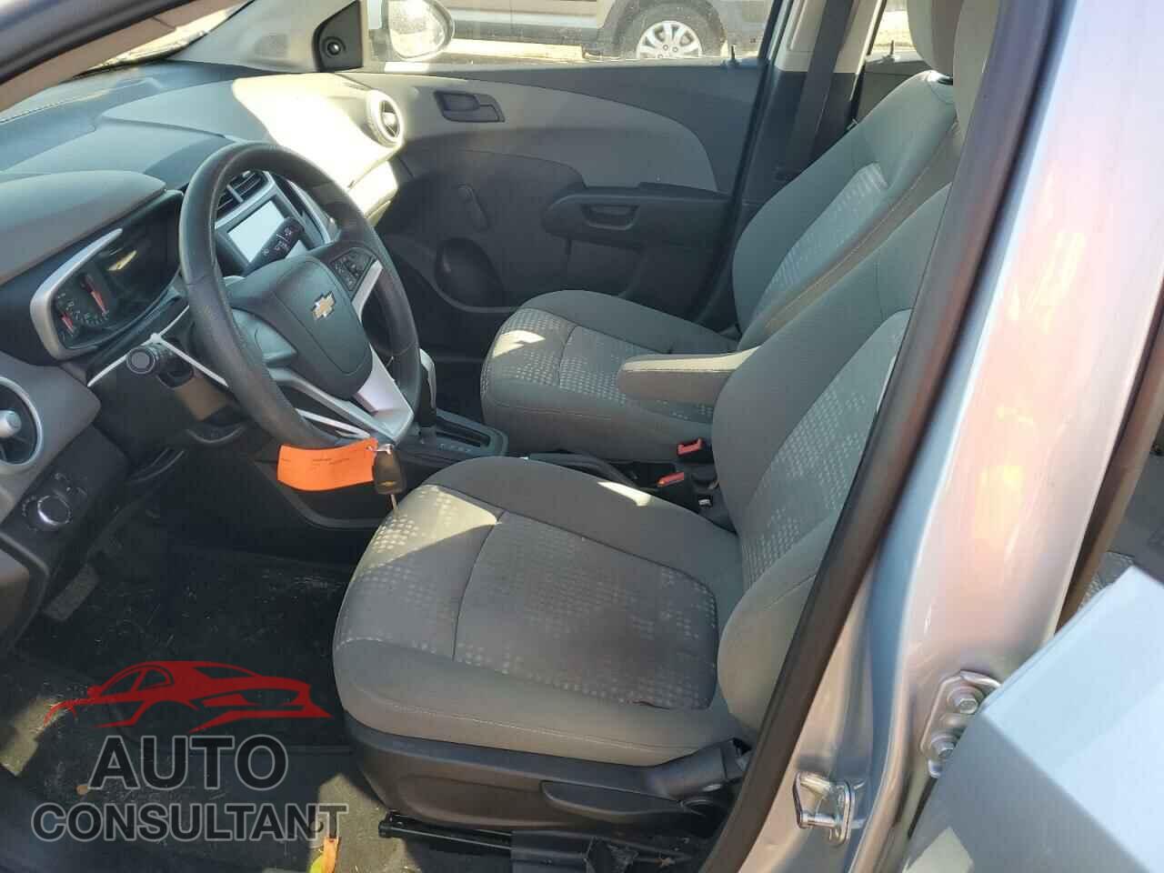CHEVROLET SONIC 2017 - 1G1JB5SH8H4160476