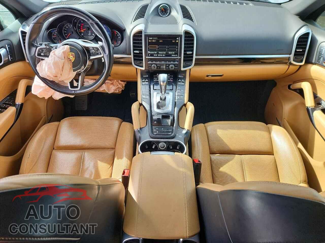 PORSCHE CAYENNE 2016 - WP1AA2A27GLA00596