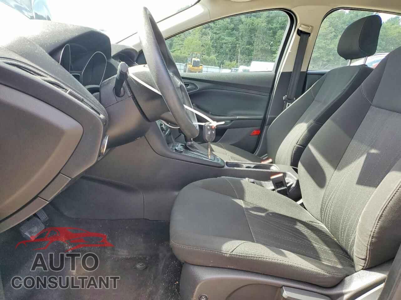 FORD FOCUS 2017 - 1FADP3E23HL316565