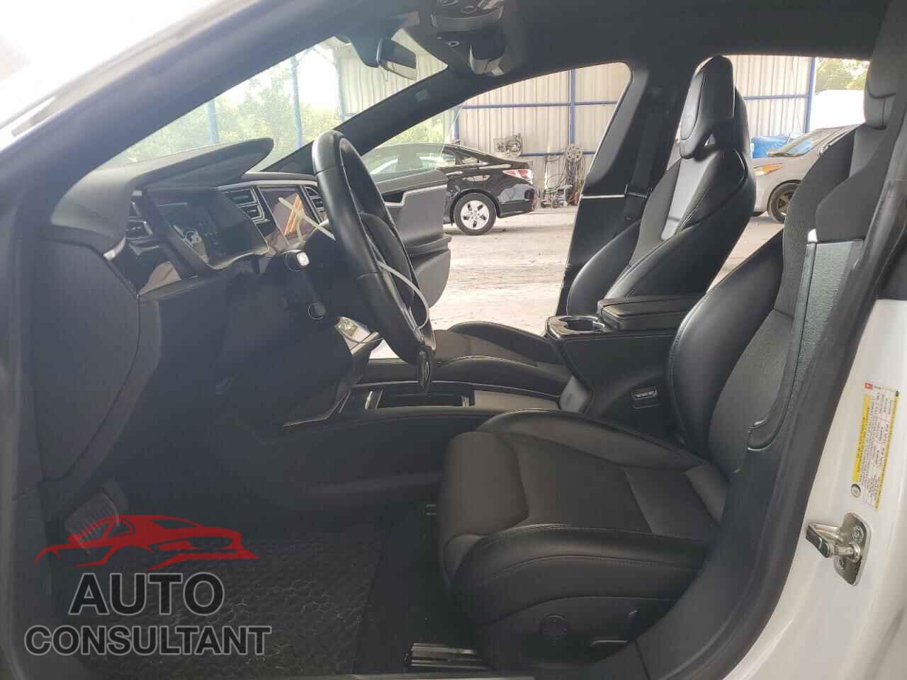 TESLA MODEL S 2017 - 5YJSA1E19HF197129