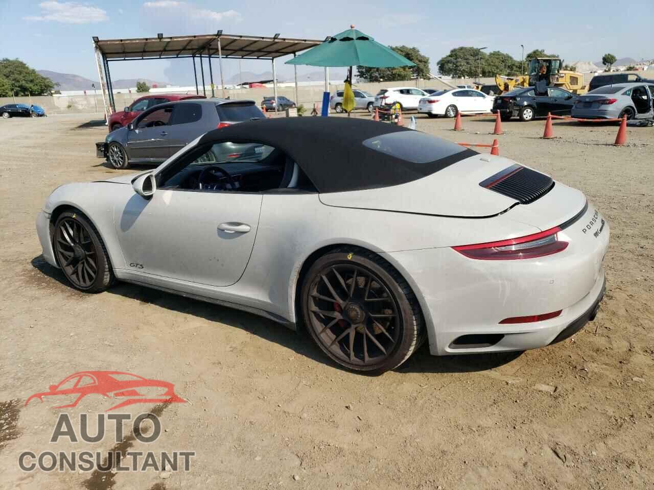 PORSCHE 911 2018 - WP0CB2A98JS147091