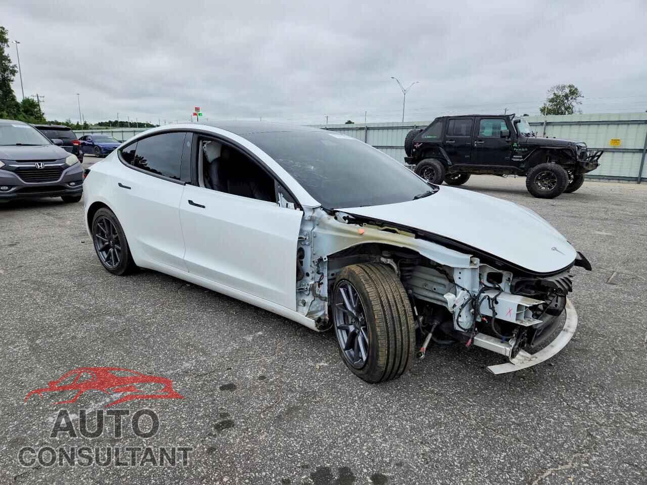 TESLA MODEL 3 2022 - 5YJ3E1EA8NF102872